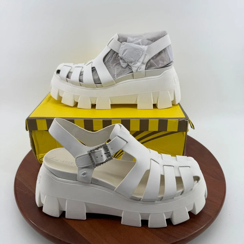 Circus NY Alyson Fisherman Platform Sandals White Lug Sole Buckle Women 9 NIB